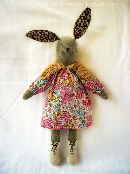 © AMANDA OCHOCKI + chalklegs miss maggie